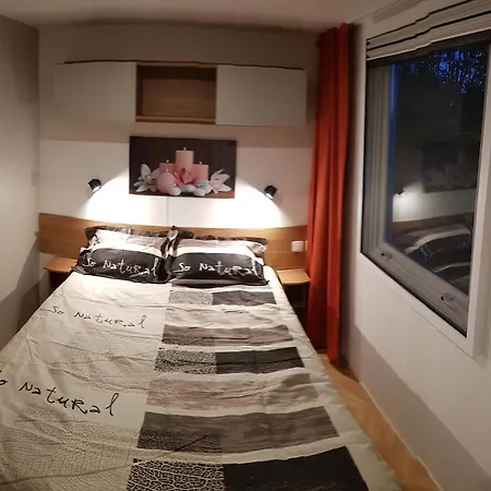 Mobil Climatise Confort 6 A 8 Personnes A Louer Campsite Litteau