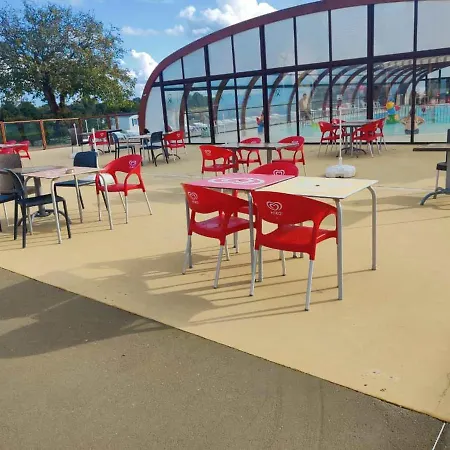 Campeggio Mobil Climatise Confort 6 à 8 Personnes à Louer Litteau