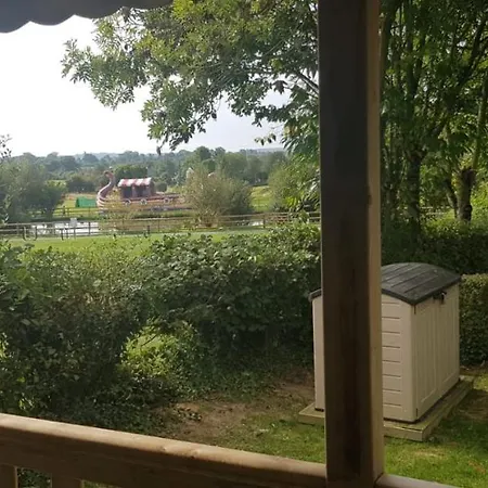 Campeggio Mobil Climatise Confort 6 à 8 Personnes à Louer Litteau