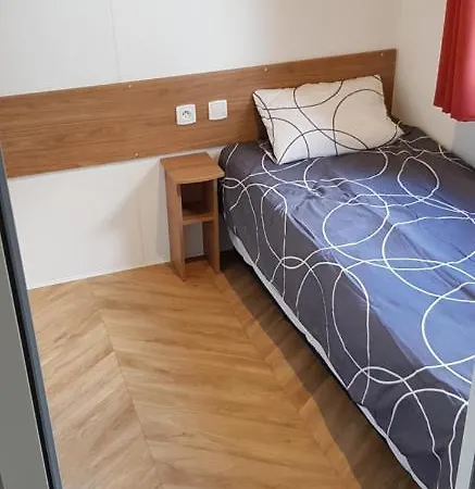 Mobil Climatise Confort 6 à 8 Personnes à Louer * Litteau