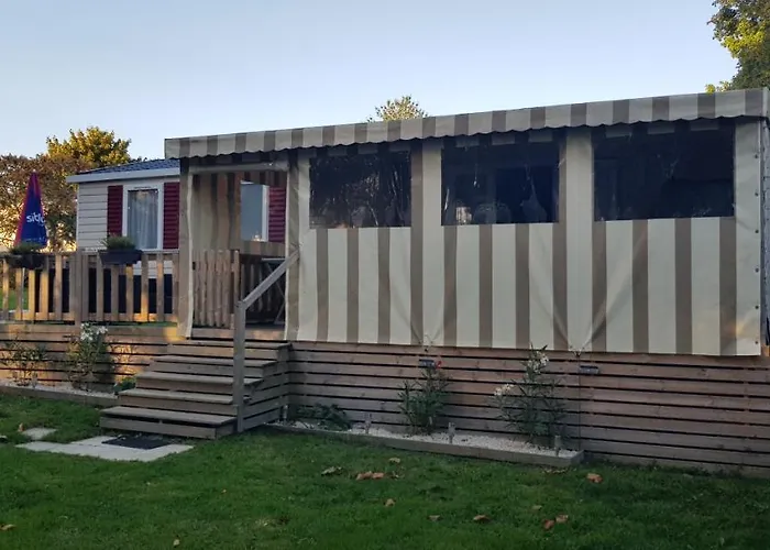 Mobil Climatise Confort 6 A 8 Personnes A Louer Litteau