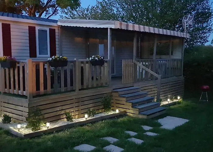 Mobil Climatise Confort 6 A 8 Personnes A Louer Kamp alanı