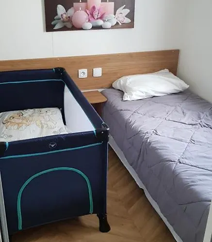 Mobil Climatise Confort 6 A 8 Personnes A Louer Litteau