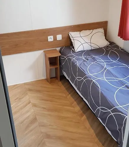 Mobil Climatise Confort 6 A 8 Personnes A Louer * Litteau